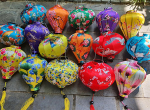 Wholesale <b>Bamboo</b> <b>Lantern</b> Silk <b>Lanterns</b> Vietnam Decorative Silk <b>Lanterns</b> Traditional Silk <b>Lanterns</b> For Home Decoration - Product Image 6