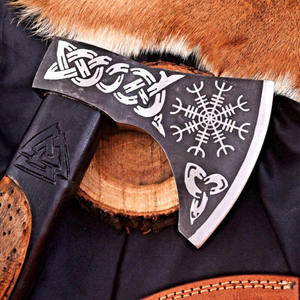 Hache à tête de lames gravées de style Viking de qualité supérieure, de qualité industrielle, en acier Damas, modèle Tomahawk populaire de Steel Craft International - Product Image 3