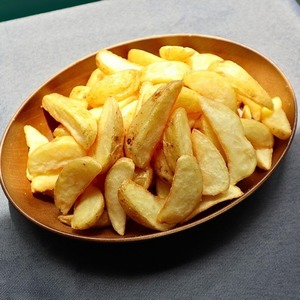 Patatas fritas de corte recto, verduras congeladas preparadas a partir de patatas frescas para inventario congelado y reventa en frigoríficos. - Product Image 2