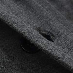 Personaliza conjuntos de camisetas y pantalones cortos para hombre de Top Design, conjuntos de verano de alta calidad en color sólido para hombre. - Product Image 4