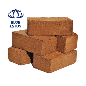 Bloque de Turba de Coco Natural de 5 kg, Medio de Cultivo Sostenible para Agricultura - Product Image 1