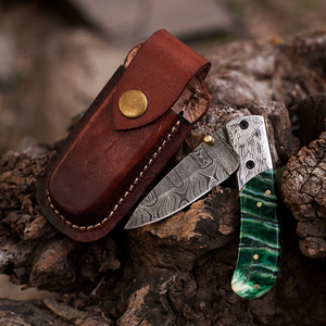 Navaja Plegable de Acero de Damasco con Hoja de Diseño Artesanal y Mango de Madera Hecho a Mano, Personalizable OEM - Product Image 5