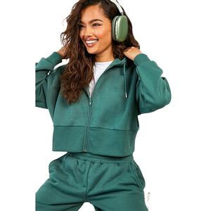 Vente directe usine – Ensemble 3 pièces personnalisé en molleton de coton uni pour l'hiver : sweat à capuche court et pantalon taille haute à deux poches – Survêtements pour femmes - Product Image 4