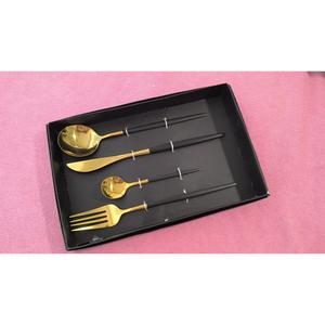 Ensemble de couverts de luxe en acier inoxydable gravés au laser multicolore de 4 pièces pour cadeau de vaisselle de la Saint-Valentin - Product Image 2