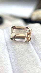 Piedra de Morganita Natural Certificada, Corte Esmeralda Octogonal, con Excelente Color y Brillo, Beryl Natural de 5.39 Quilates, Limpia con Lupa - Product Image 6