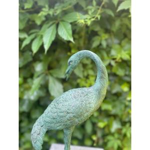 Cisne de Metal con Base, Escultura Decorativa para Mostrador, Acabado Verde Pátina Antigua, Figura Decorativa de Cisne - Product Image 1