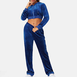 Ensemble de jogging 2 pièces en velours personnalisé pour femme, avec pantalon évasé, fermeture éclair et strass, collection hiver 2026 - Product Image 1