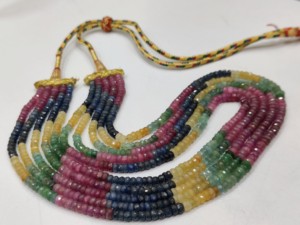 Collar de 5 Capas con Cuentas Facetadas de 4mm de Zafiro, Rubí y Esmeralda Naturales de Alta Calidad de Eminent Jewel - Product Image 1