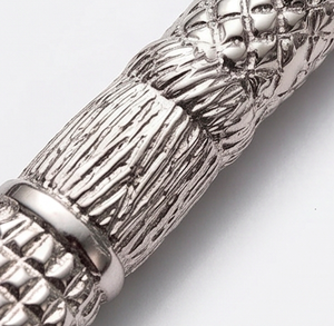 Juego de cubiertos metálicos clásicos con diseño de mango retorcido, acabado de alto brillo, apto para lavavajillas, para uso en mesas de boda. - Product Image 2