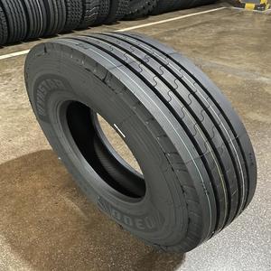 Pneus de camion 29580R22.5 en excellent état, conçus pour le transport commercial, durée de vie de la bande de roulement supérieure, stabilité améliorée en virage. - Product Image 4