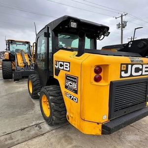 Chargeuse compacte JCB 270 haute performance pour travaux de construction exigeants avec hydraulique fiable et capacité de travail élevée - Product Image 3