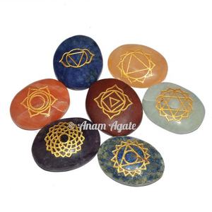 Ensembles de Reiki gravés à sept chakras avec sac de symbole de chakra Ensembles de pierre de chakra gravés en gros avec sac de symbole - Product Image 5