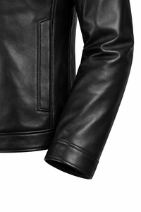 Chaqueta de Cuero Negra Personalizada para Hombre al por Mayor, Cierre de Cremallera, Cuello Camisero, Forro de Poliéster Resistente al Agua, Estilo Motero - Product Image 3
