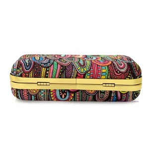 Magnifique sac à main pour femme imprimé plumes de paon, pochette de soirée Sagun avec bandoulière chaîne détachable - Product Image 4