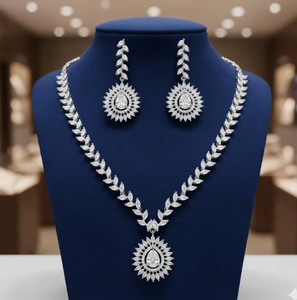 Juego de Joyería de 4 Piezas con Circones, Collar con Colgante de Hoja de Cristal Transparente, Aretes, Anillo y Pulsera para Bodas y Fiestas, para Mujer - Product Image 1