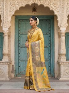 Sari de mariage traditionnel en soie Dola pour femme avec motif jacquard royal, impression numérique et éléments héritages - Product Image 3