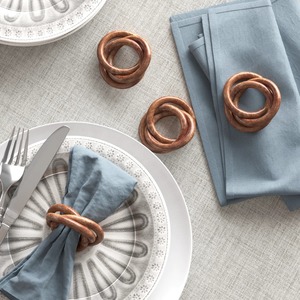 Anneaux de serviette en bois massif entrelacés, faits à la main, décoration de table rustique, ensemble de 4 anneaux de serviette réutilisables pour table à manger, style ferme - Product Image 3