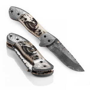 Cuchillo Plegable de Acero de Damasco Personalizado - Diseño de Águila Alada con Grabado Láser y Mango de Hueso de Camello, Grado Industrial, 19cm - Product Image 5