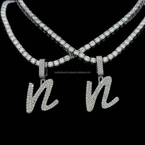 จี้เพชรรูปตัวอักษรเดี่ยว VVS Moissanite ที่ประดับด้วยเม็ดเพชรคุณภาพระดับพรีเมียมจี้เพชรโมอิสซานไนต์ที่สง่างาม - Product Image 4