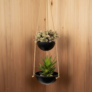 Pot de fleurs suspendu minimaliste en béton avec sangle en corde pour une utilisation intérieure et extérieure - Product Image 6