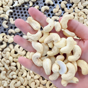 Emballage OEM, ODM SANTIGO, noix de cajou, noix de kaju, noix de badam, livraison rapide - Product Image 1
