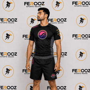 Conjunto de Rashguard Personalizado para Hombre, Color Negro y Verde, Manga Corta, Secado Rápido, Poliéster, Ropa Deportiva para Adultos - Product Image 1