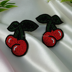 Boucles d'oreilles tendance en perles de résine peintes à la main, écologiques, style été, bijoux légers pour femmes, idéales pour offrir et la vente en gros - Product Image 5