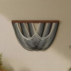 Hermoso Tapiz de Macramé Azul con Barra de Madera para Decoración de Fondo en Bodas, Fiestas y Celebraciones, Hecho en India - Product Image 1