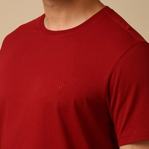 T-shirt décontracté pour homme en coton/élasthanne tricoté, nouveau design tendance, prix de gros abordable, logo personnalisé imprimé en sérigraphie, collection 2026 - Product Image 4