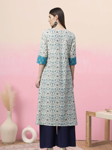 Colección de Verano: Anarkali y Kurta de Algodón con Estampado Floral e Ikat Dorado, Prendas Étnicas para Mujer de Secado Rápido y Protección Solar - Product Image 3