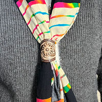 Eleganter handgefertigter Blumen-Leder-Schalhalter, robustes Design, Western-Schalhalter, Damen-Halstuchhalter, Woggles Rajasthan