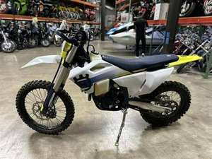 ขายด่วน Husqvarna FE 350w ปี 2024 รถมอเตอร์ไซค์แบบดูอัลสปอร์ตใหม่ - Product Image 3