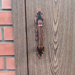 Poignée de portail en fer forgé traditionnelle Iron Nature avec poignée de style maillé et plaque décorative finition peinte pour clôtures et portails - Product Image 3