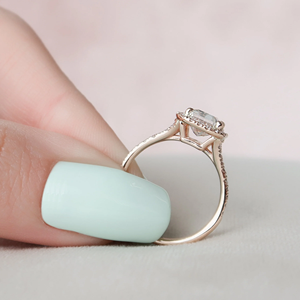 แหวนเพชรทรงเรเดียนท์คัทสำหรับผู้หญิง ทอง 14K ชุบโรเดียม ประดับเพชรแบบพาเว่ ดีไซน์เรขาคณิตคลาสสิก รับรองโดย IGI - Product Image 2
