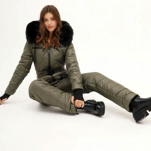 Combinaisons de ski personnalisées à prix abordable avec logo imprimé, design optimisé, ensemble coupe-vent et de randonnée 3 couches imperméable - Product Image 1