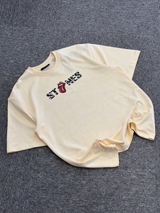 T-shirt vintage en coton de qualité supérieure, imprimé graphique crème pop art sur le dos, personnalisable, coupe oversize, streetwear pour hommes - Product Image 2
