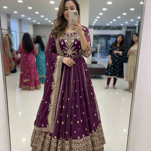 Ramdev Trading Kurta/Kurti Moderno para Mujer, de Georgette Fox Pesado con Bordado de 5mm, de Secado Rápido, para Todas las Estaciones, para Bodas/Fiestas/Diwali - Product Image 1