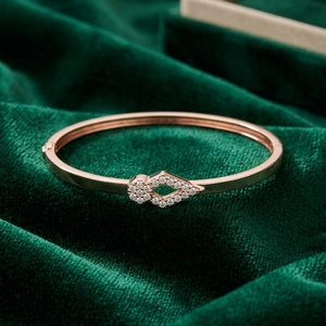 Crest Oval Diamond Bracelet Joyería elegante y lujosa para mujer - Product Image 5