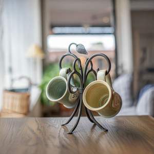 Support à tasses unique en fer avec crochets courbés, soudures robustes, décoratif pour bar à café - Product Image 4