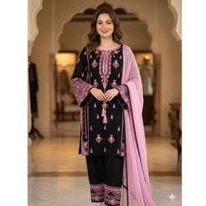 Ensemble Kurta et Palazzo ethnique pour femme en rayonne, design unique, avec broderie effet miroir, tissu extensible, disponible à la vente - Product Image 6