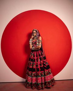 Conjunto de Lehenga Choli Negro de Diseñador para Navratri, Muselina Pesada de Algodón, Trabajo de Espejos Auténticos, Estampado Digital, Lehenga para Festivales Garba Dandiya - Product Image 5