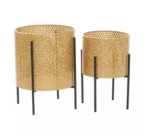 Macetero Metálico Minimalista Personalizado, Duradero y Elegante, para Interiores y Exteriores, Agrega Elegancia a Cualquier Jardín o Decoración del Hogar - Product Image 4