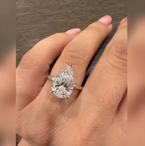 Anillo de lujo con diamante de corte pera cultivado en laboratorio en plata de ley 925 para mujer, perfecto para regalo de compromiso, boda y aniversario. - Product Image 3