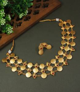 Parure de bijoux de temple plaquée or style Bollywood, faite à la main, avec pierres vertes émeraude, colliers de mariée traditionnels pour femmes - Product Image 5