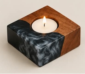 Porte-bougie unique en bois et résine pour une élégante décoration de table - Product Image 6