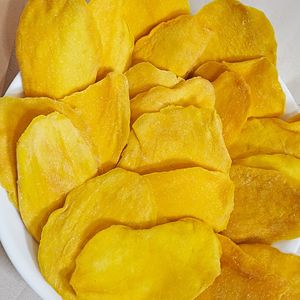 Collation saine, mangue séchée naturelle sucrée du Vietnam, prête à consommer, carton de 10 kg en vrac, provenant du Vietnam - Product Image 2