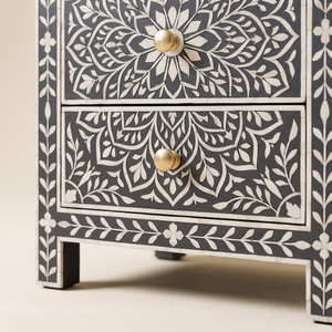 Mesa auxiliar negra con incrustaciones florales hechas a mano, que sirve como mesita de noche moderna para la decoración del dormitorio del hogar. Muebles modernos para el hogar. - Product Image 5