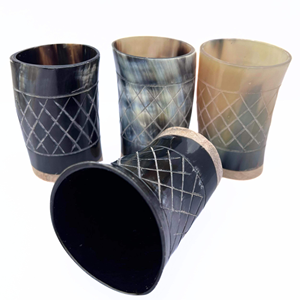 Copa de Cuerno Vikinga Hecha a Mano de Cuerno Natural Genuino, Vaso Pequeño Tallado Estilo Ágata Inspirado en Ángeles, Cuerno de Vaca/Buey/Búfalo - Product Image 6