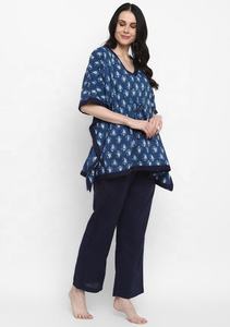 100% ผ้าคอตตอนเนื้อนุ่มพิมพ์ลายใบไม้สีน้ำเงินเข้มและสีงาช้างสำหรับสตรี Kaftan แบบสั้นยาวถึงพื้นพร้อมรอบเอวธรรมชาติทอมือ - Product Image 5