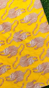 Tela de algodón con estampado de tigre amarillo por yarda, tela de algodón suave y ligera para vestidos de mujer y costura a precio de fábrica. - Product Image 2